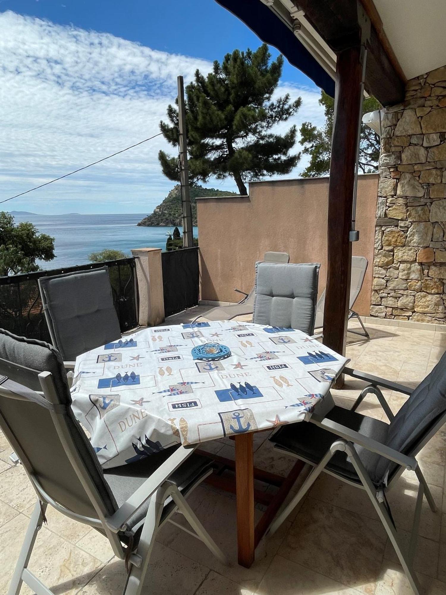 蓝色海湾公寓 Le Le Rayol-Canadel-sur-Mer 外观 照片